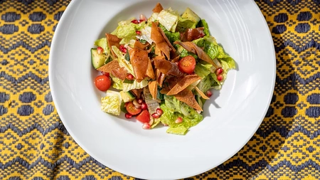 Salata Fattoush – Rețetă libaneză autentică, cu adevărat delicioasă