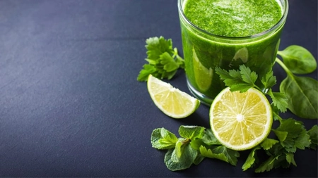 Rețeta pentru sucul de pătrunjel la blender - Iată ce beneficii incredibile are pentru organism