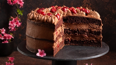 Tort de ciocolată cu vișine – Rețetă ușoară și delicioasă, ideală pentru ocaziile speciale