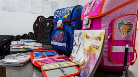 Mii de elevi din Iași vor primi pachete gratuite cu rechizite școlare. Licitație de peste 1,3 milioane de lei, lansată de Inspectoratul Școlar