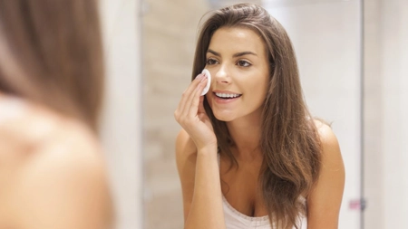 Acidul salicilic Revox vine în ajutorul tenului tău. Iată tot ce trebuie să știi despre acest produs