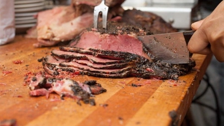 Cea mai delicioasă rețetă de baiț pentru pastrama de oaie. Secretul pentru a obține o carne fragedă și aromată