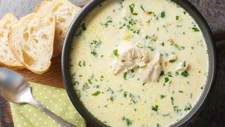 Cum faci cea mai bună ciorbă a la grec cu piept de pui acasă. Este o rețetă simplă și sănătoasă!