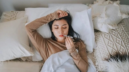 Stăteam în pat cu febră mare, aproape 39 de grade. Abia mai aveam putere să respir, dar soțului meu îi era lene să iasă până la farmacie