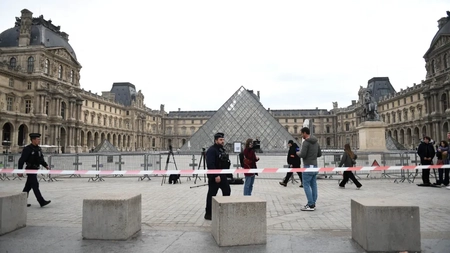 Jaful secolului la Luvru! Bijuteriile lui Napoleon furate din cel mai păzit muzeu din lume