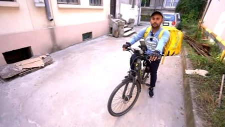 Rahman a plecat din Bangladesh pentru un viitor mai bun. Cât câștigă în România și ce face cu banii