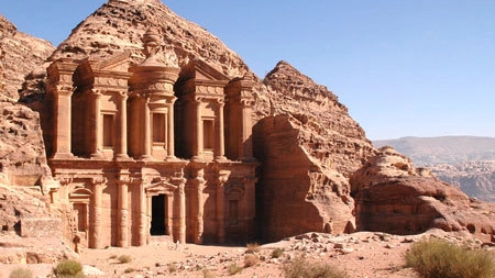 Petra, orașul antic din Iordania. Orașul sculptat în stâncă