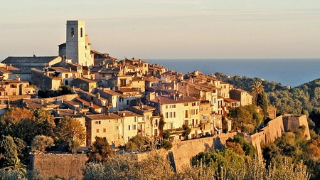 Saint Paul de Vence, unul dintre cele mai vechi orașe medievale. Orașul de pe Coasta de Azur