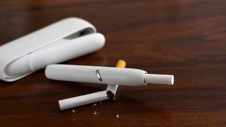 Atenție, români! Se înăsprește legea țigaretelor electronice: pedepse drastice pentru posesie, consum și trafic