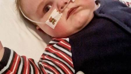 Gestul incredibil al unui celebru actor! A donat 10.000 de lire unui bebeluș bolnav pentru a se opera