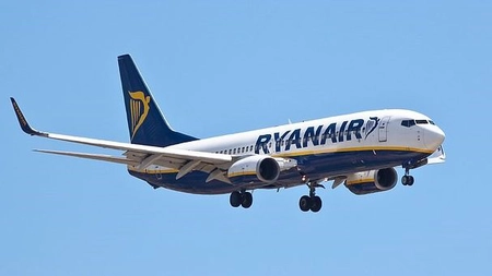 Scandal la bord! Un bărbat nemulțumit de condițiile din avion a compromis siguranța zborului