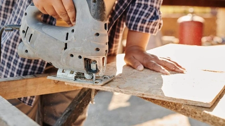 Cum să alegi tipul potrivit de OSB pentru proiectul tău de construcție