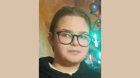 Ați văzut-o? O tânără de 19 ani a dispărut împreună cu copilul ei