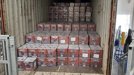 O nouă operațiune de trafic de droguri! Doi bărbați au transportat heroină în cartoane de suc de rodie