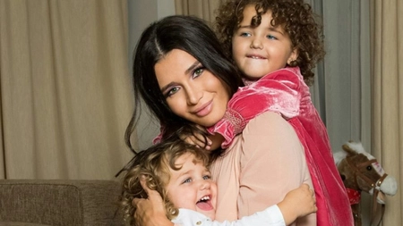 Elena Băsescu, schimbare radicală la 45 de ani. Apariție surpriză în București cu o siluetă diferită de cea din perioada Parlamentului