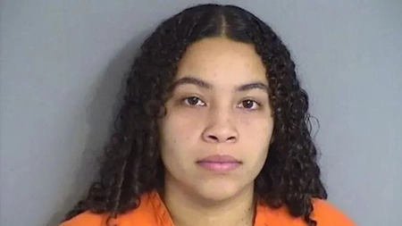 O profesoară de sport a trimis poze indecente unui elev de 13 ani! Imaginile au fost găsite de mama băiatului