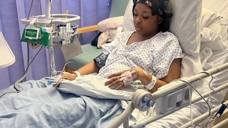 A fost la un pas de moarte din cauza medicilor! O tânără a fost trimisă acasă să se trateze cu paracetamol