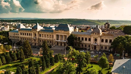 Hackathonul „StartUp Practice”, organizat de SAS UAIC, a reunit 30 de studenți într-un program intensiv de inovare și dezvoltare antreprenorială