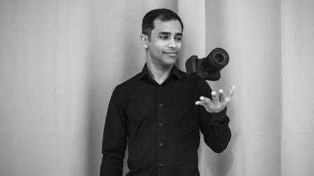 Ce a pățit un tânăr fotograf într-un magazin din Iași, după ce a fost urmărit de paznici: „A început să zică că sunt obraznic”