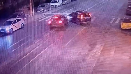 Accident rutier în Canta! Două autoturisme au intrat în coliziune