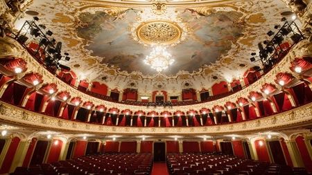 Biletele pentru baletul „Spărgătorul de nuci” s-au epuizat după doar câteva zeci de minute. Pentru cele trei reprezentații din luna decembrie nu mai este niciun loc liber