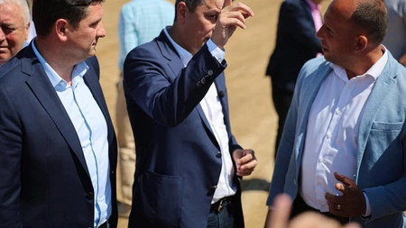 Deputatul Bogdan Cojocaru anunță că toate tronsoanele montane ale Autostrăzii A8 au constructori desemnați