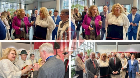 Premieră în Parlamentul European, sediul de la Strasbourg! Liderul S.O.S. România Diana Șoșoacă organizează un moment plin de tradiție și istorie națională! A atras atenția a sute de invitați printre care și europarlamentari din alte țări - GALERIE FOTO, VIDEO
