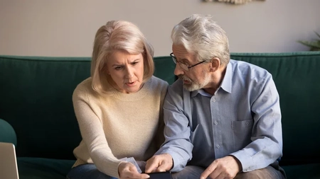 Atâția bani a strâns Guvernul după aplicarea CASS de 10% pentru pensionari și mame. Iată primele cifre oficiale pe luna septembrie