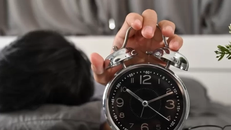 Vrei să știi ce se întâmplă când dormi prea mult? Află care sunt riscurile somnului în exces!