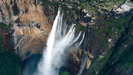 Care este cea mai mare cascadă din lume? Pe ce loc se clasează Cascada Niagara?