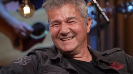 Dan Bittman are medic personal! Cine este bruneta cu ochii verzi care îi „reglează” pulsul