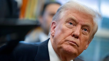 Transparență sau strategie politică? Donald Trump aprobă legea pentru divulgarea dosarelor Jeffrey Epstein