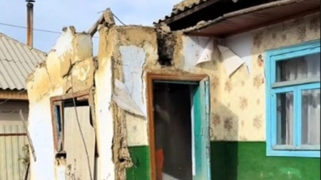 Ce a găsit Maria Karapa în pereții casei în timpul demolării. Tânăra a rămas fără cuvinte