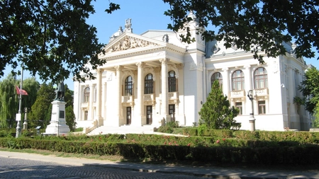 Trei candidați au trecut de prima etapă a concursului pentru conducerea Operei din Iași