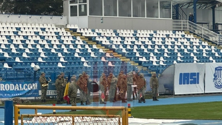 Repetiții pentru parada militară de Ziua Națională a României pe Stadionul „Emil Alexandrescu” din Iași