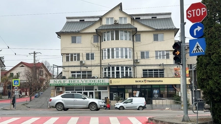 Schimbări într-o intersecție intens circulată din municipiul Iași! Șoferii sunt nemulțumiți după ce au văzut noul indicator: „Trebuie să ocolim prea mult”