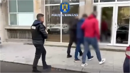 Acuzații grave la adresa unui antrenor de lupte din Capitală: eleva de 16 ani povestește ce se întâmpla în casa lui