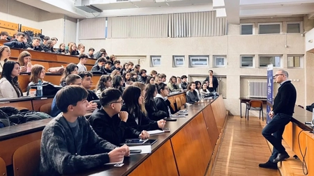 Peste 100 de elevi au lucrat la proiecte spațiale într-o competiție găzduită de TUIASI