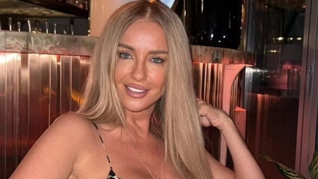 Tania Budi a făcut senzație pe covorul roșu! A făcut show într-o ținută avantgardistă