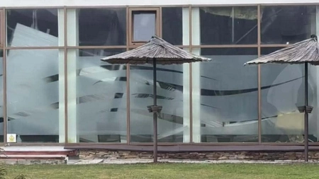 Tavanul piscinei de la Hotelul Hilton din Sibiu s-a prăbușit. Opt persoane, inclusiv trei copii, scoase de salvatori