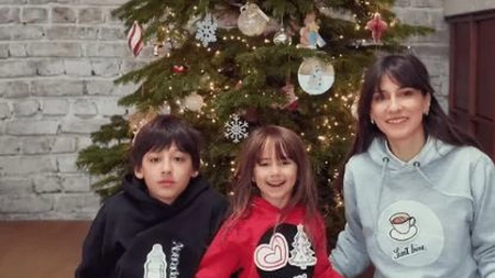 Tradiția pe care Dana Rogoz o respectă în fiecare an, după ce împodobesc bradul de Crăciun! Unde doarme actrița