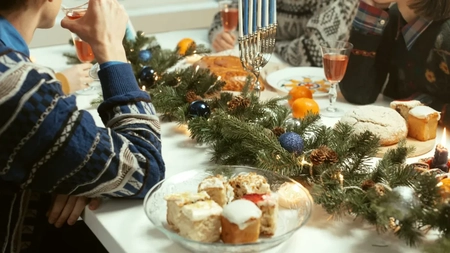Ajunul Crăciunului 2025. Ce fac românii pe 24 decembrie pentru a avea belșug în casă și sănătate! 