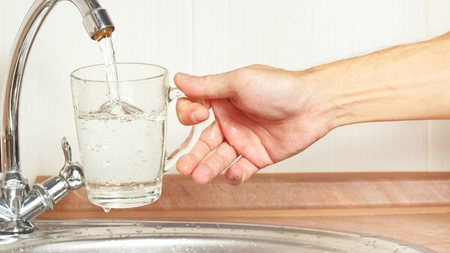 Tarifele la apă și canalizare cresc de la 1 ianuarie 2026. Iată care sunt cele mai afectate orașe