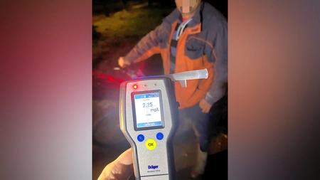 Biciclist oprit cu o alcoolemie uriașă: 2,25 mg/l alcool pur în aerul expirat. Poliția i-a dat 1.600 lei amendă