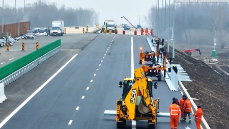 Lucrările avansează pe lotul 2 al autostrăzii A7 Focșani - Bacău. Sunt șanse să fie gata parțial în 2025