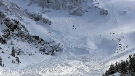 Pericol pe munte! Salvamont avertizează: Avalanșe și zăpadă instabilă la peste 1.800 m