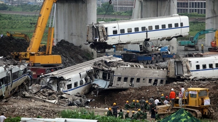 Un accident feroviar a dus la moartea a 11 persoane! De la ce a pornit tragedia