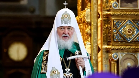 Patriarhul Kirill spune că moartea soldaților ruși în Ucraina nu încalcă porunca „Să nu ucizi”, ci aduce iertarea păcatelor