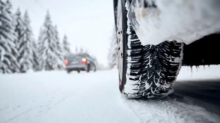 Regulă pentru șoferi pe timp de iarnă! Mulți nu sunt atenți la acest detaliu! 
