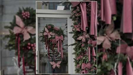 Fundele din catifea – vedetele acestui sezon. Sunt pe brazii de Crăciun, pe coronițe și alte decorațiuni. „Clienții nu se uită la preț”